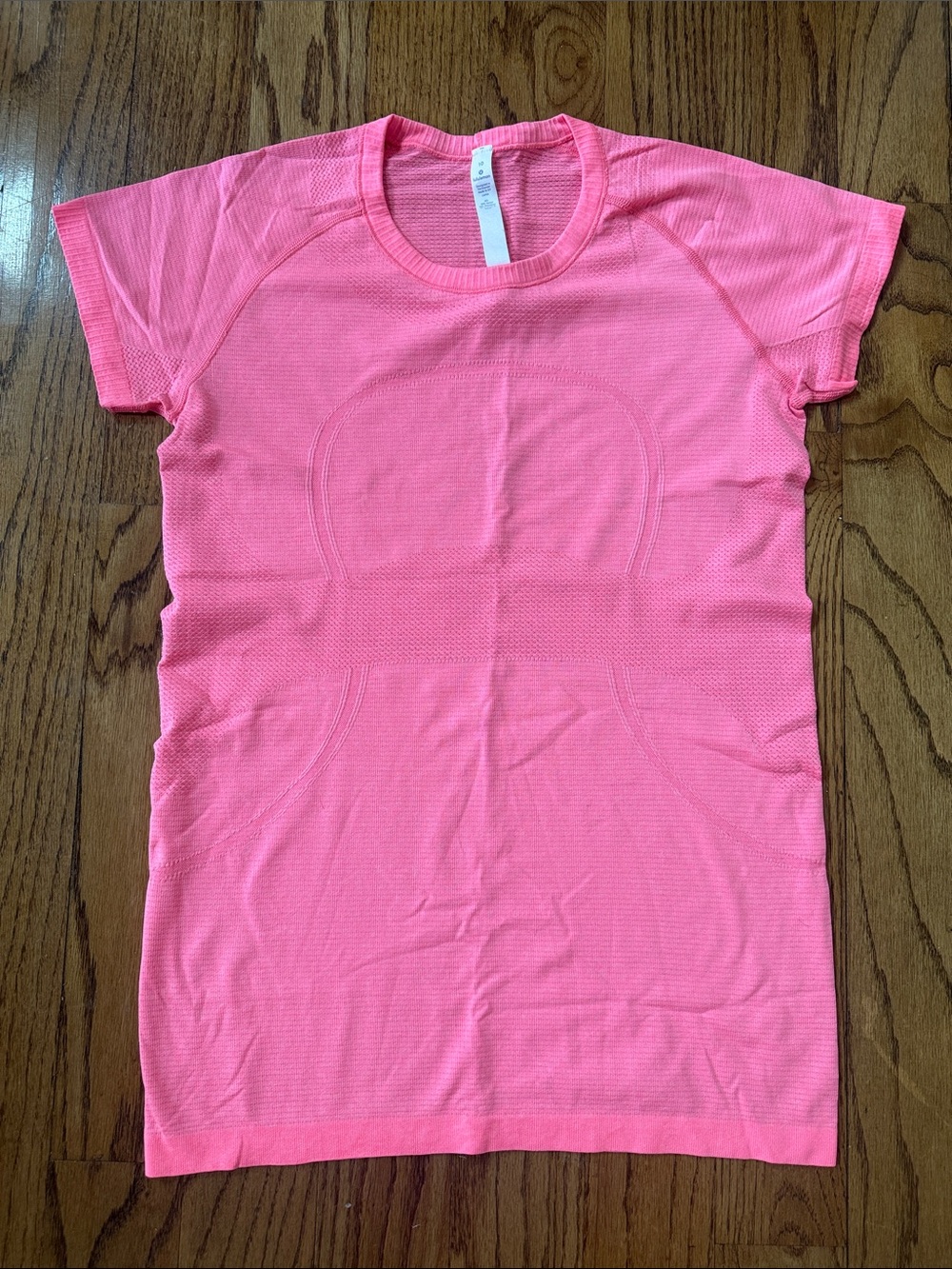 lululemon athletica Coral Pink color Short Sleeve Women's Tee